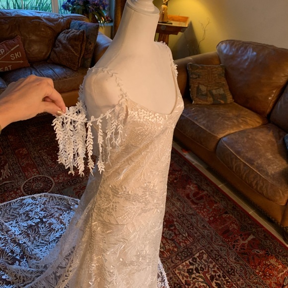 COPY - 👰Wedding Dress Ivory👰 - Picture 3 of 9